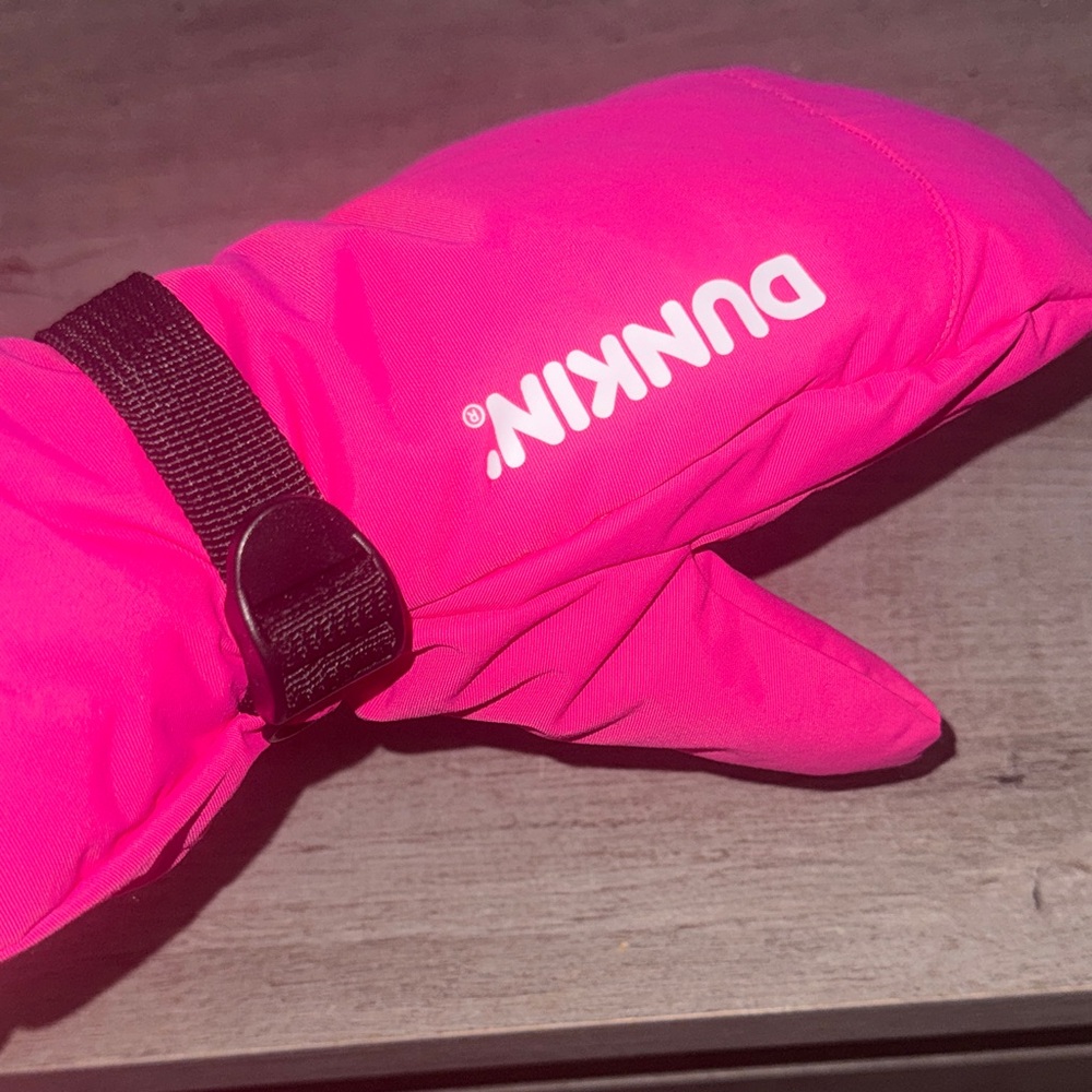 DUNKIN Pink Winter Mitten